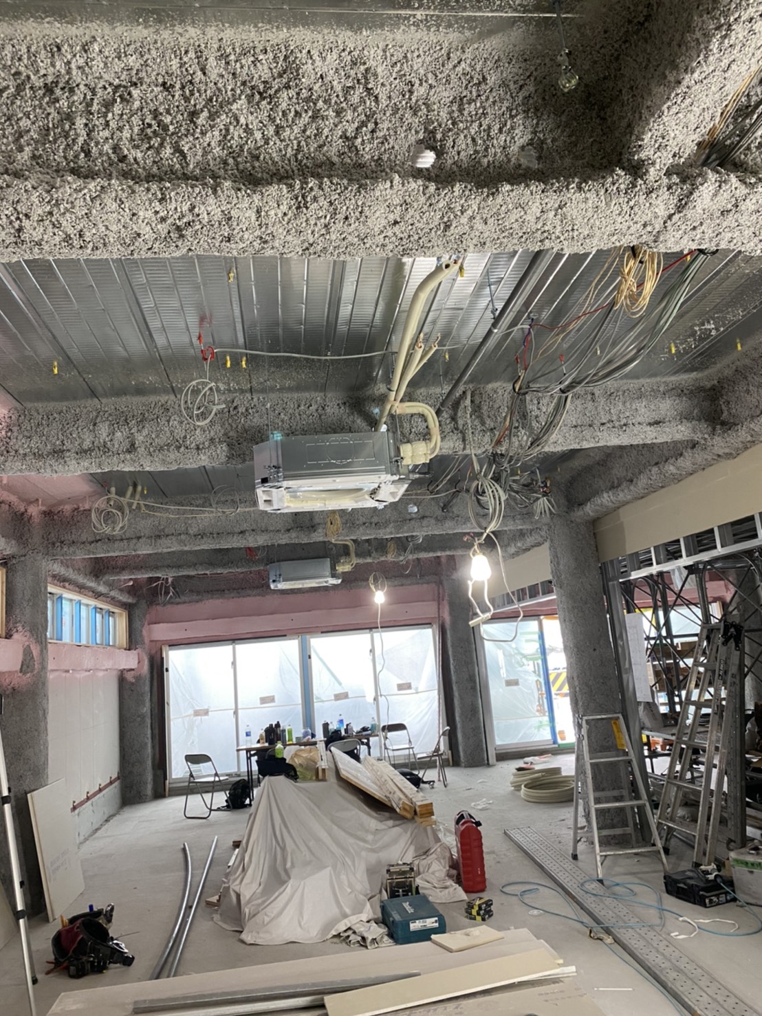 徐々に仕事も通常に戻りつつあります