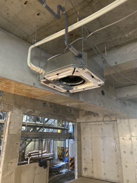 エアコン修理を依頼する前に自分でできるチェックリスト